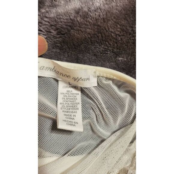 Ambience white sleeveless mesh top L - Picture 5 of 5